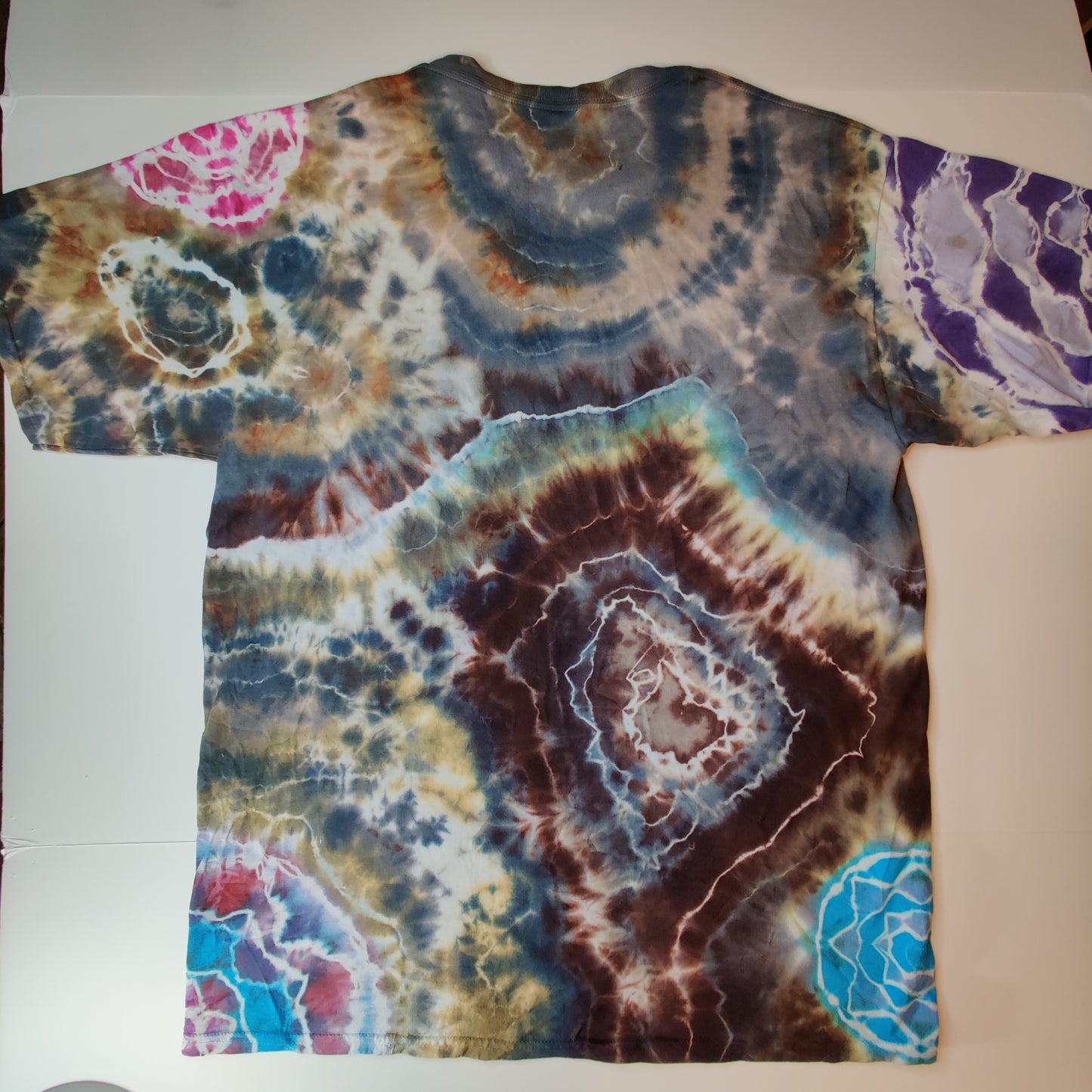 XL Tie Dye Shirt "Triangle Mandala"