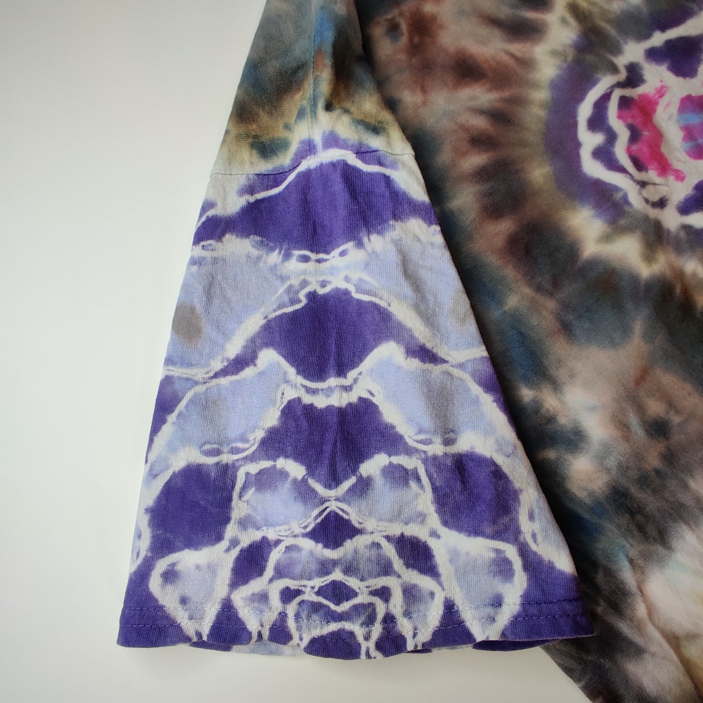 XL Tie Dye Shirt "Triangle Mandala"