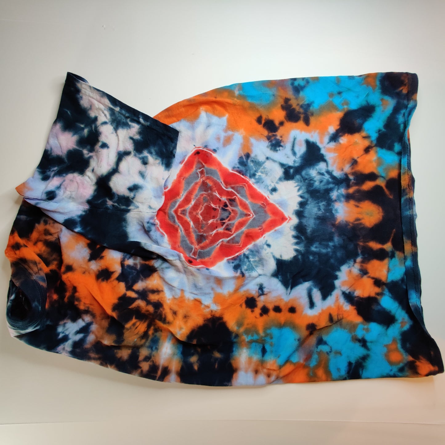 Medium Tie Dye Shirt "Triangle Mandala"
