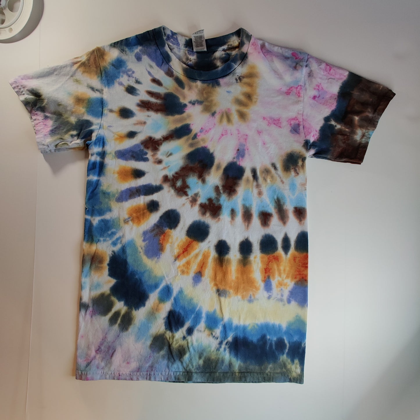 Small Tie Dye Shirt "Spiral"