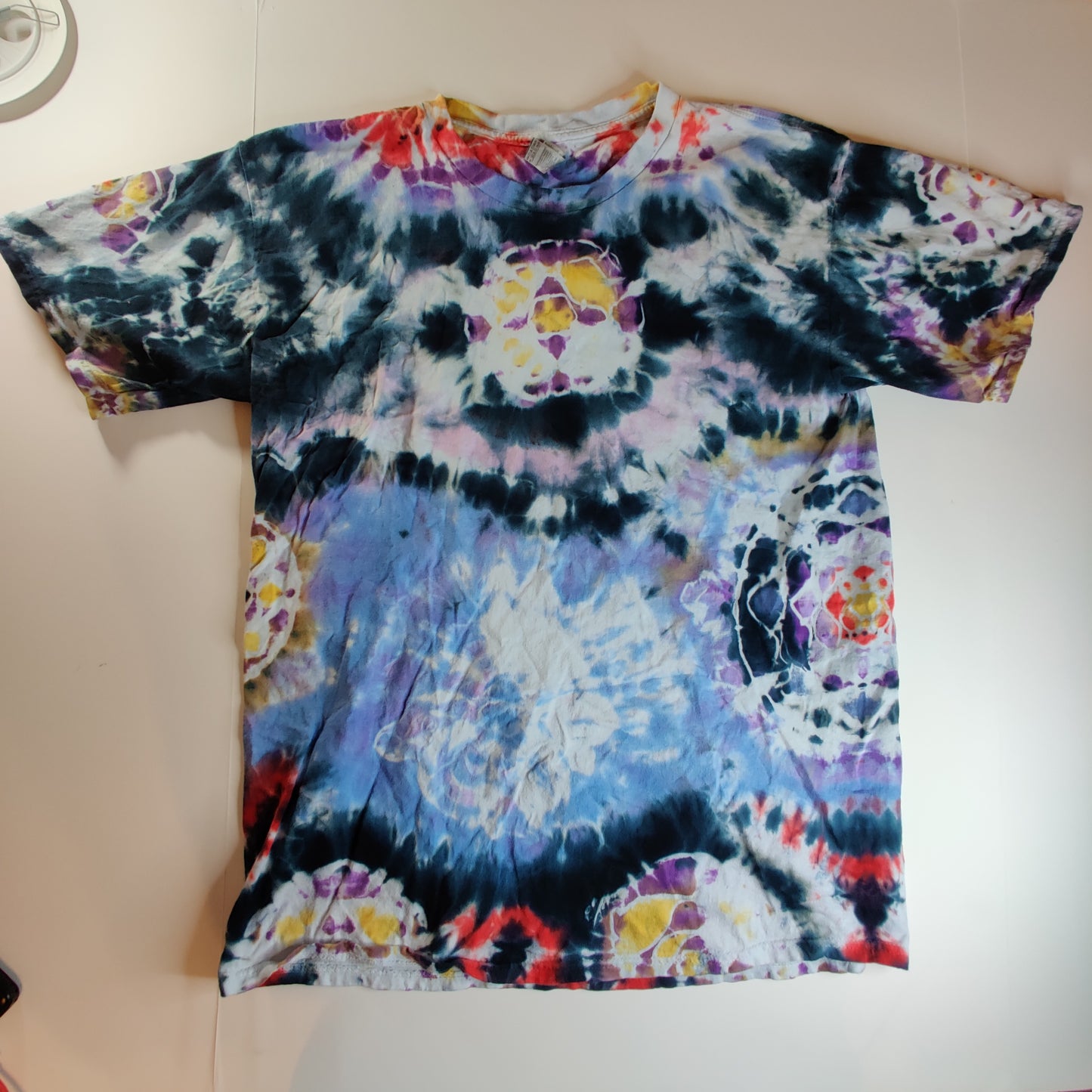 Large Tie Dye Shirt "Faded Mandala"