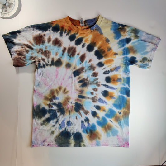 Medium Tie Dye Shirt "Spiral"